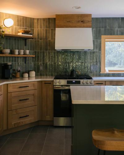 Η κουζίνα ή μικρή κουζίνα στο Broad Brook Cabin between Woodstock & Killington