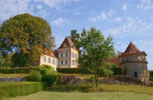Gallery image of Chateau de Lascoups in Saint-Martin-des-Combes