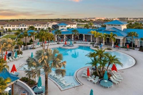 Bazén v ubytování Magical Memories Getaway - Close To Disney nebo v jeho okolí