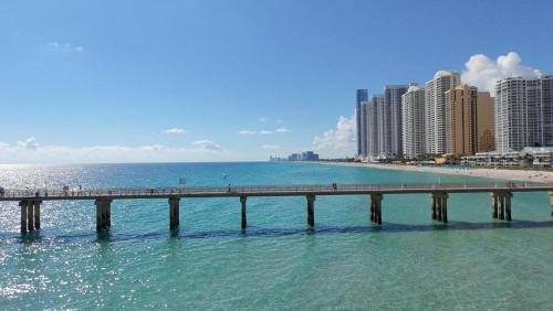 A block from Miami's fan Zone photo 32