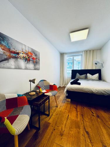 Comfortable 5BR Apartment Near Kaufpark Alterlaa