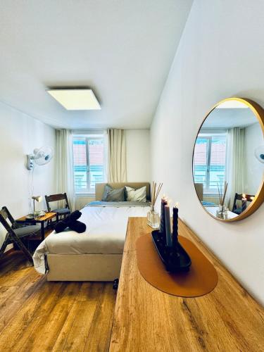 Comfortable 5BR Apartment Near Kaufpark Alterlaa