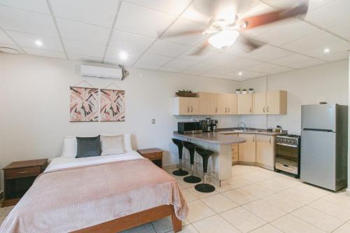 Una cocina o cocineta en Bocas Condos - Quadruple Apartment