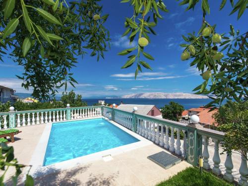 Apartment with shared swimming pool