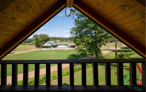 Κήπος έξω από το Amazing Home In Veselici With Sauna