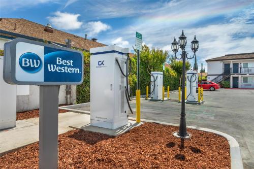 Certificato, attestato, insegna o altro documento esposto da Best Western Rose Garden Inn