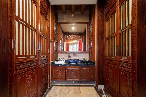Una cocina o cocineta en ChengDu Wuhou Temple Han Dynasty Hotel