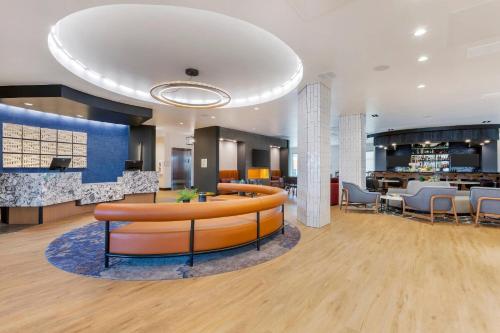 Posezení v ubytování Cambria Hotel Spokane Airport