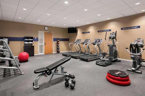 Γυμναστήριο ή/και όργανα γυμναστικής στο Hampton Inn Bartow