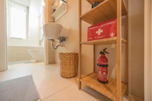Bright & Cozy 2 bedroom Flat 50m from M4 stop