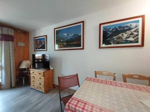 Postel nebo postele na pokoji v ubytování Résidence Roches Blanches G - ROCHES BLANCHES 16 MAE-8983