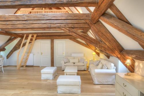 Posezení v ubytování Urlaubsresidenz Marstall und Kanzlei im Schlossensemble