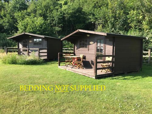 AllingtonにあるAllington Lock Campsiteの小小屋