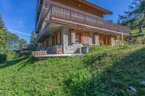 Authentic Méribel Chalet with Direct Slope Access