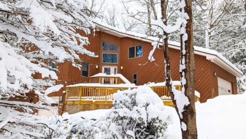 Το Waterfront Charm on Lake Sunapee τον χειμώνα