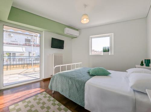 Penthouse 4BD apt near Acropolis and metro