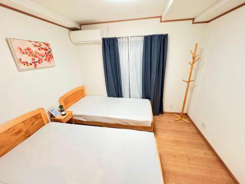夏様二条南 6 min walk Nijo St, Entire private house, 3 bedrooms, Up to 6 guests, 2 toilets