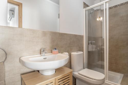 Ένα μπάνιο στο Los Bateles - Sólo Familias