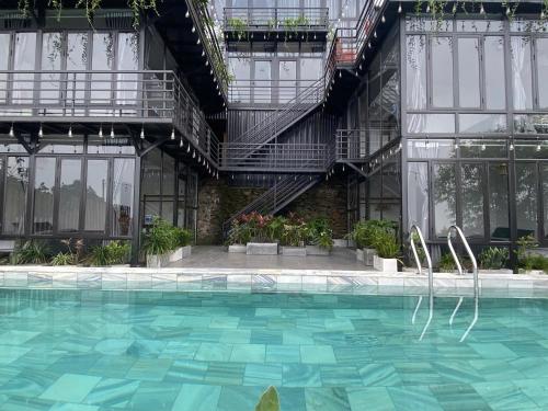 Swimmingpoolen hos eller tæt på Ơ Homestay - Phòng full kính Tam Đảo