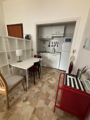 JOIVY Cosy Studio Near Metro, Quick Ride to Milan Centre