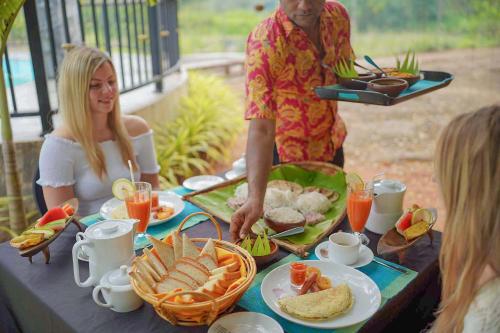 Mad på resortet eller i nærheden