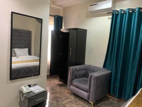 Ένα ή περισσότερα κρεβάτια σε δωμάτιο στο Hilton Garden Hotel
