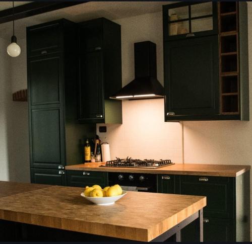 Casa Kadshai - Piedmont Italyにあるキッチンまたは簡易キッチン