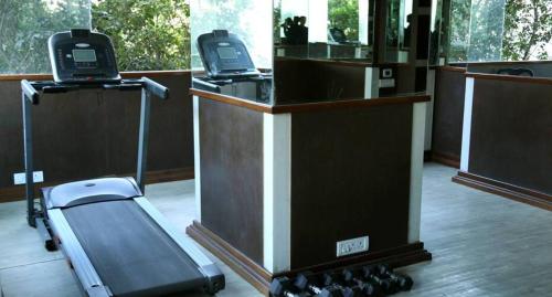 Fitness centrum a/nebo fitness zařízení v ubytování HOTEL ANS INTERNATIONAL