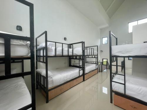 Postel nebo postele na pokoji v ubytování Global Beach Hostel - Ao Nang