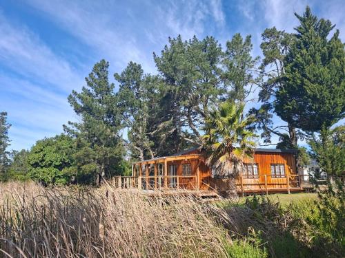 Photo de la galerie de l'établissement Forest Gate Apartments and Rooms, à Plettenberg Bay