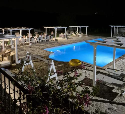 Bazén v ubytování Agriturismo Case Corboli villetta Rufino nebo v jeho okolí