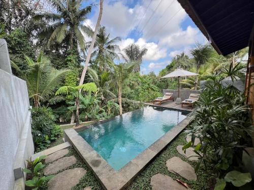 RUMAH KAYU RESORT — Pool view