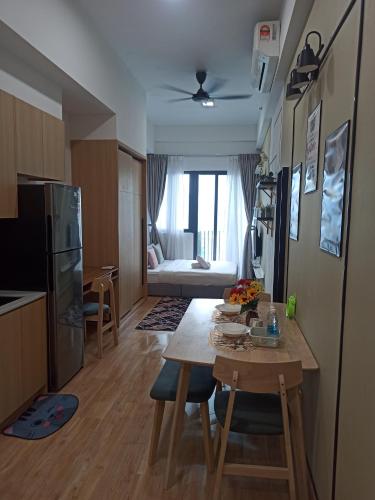 Μια τηλεόραση ή/και κέντρο ψυχαγωγίας στο Kuala Lumpur