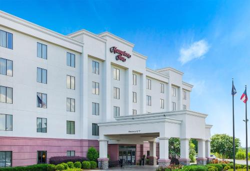 a rendering of the wichita windsor hotel at Hampton Inn Columbus-North in Columbus