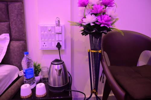 Φωτογραφία από το άλμπουμ του HOTEL SHRI RAGHAV JI INN guest house near Mandir Beniganj Road Ayodhya Dham σε Faizābād