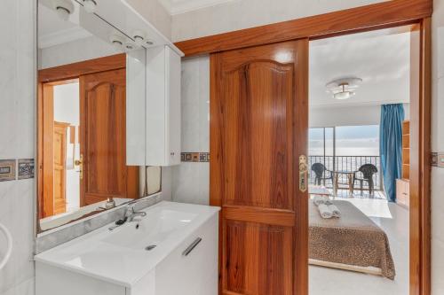 Et badeværelse på Studio vista mar by masvacaciones