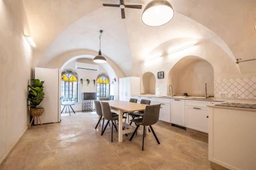 Η κουζίνα ή μικρή κουζίνα στο City Center Luxury