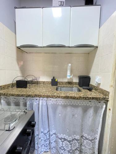 Dapur atau dapur kecil di Seu loft com piscina - Compacto, confortável e Bem Localizado