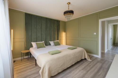 Ένα ή περισσότερα κρεβάτια σε δωμάτιο στο Cosy Laurel Nest Near Loch Ness