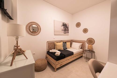 Theonisxenia Luxury Apt at Metro M3