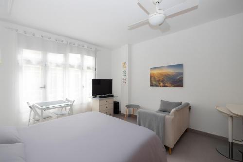Cozy Loft & Seaside Views- 1 min Las Canteras