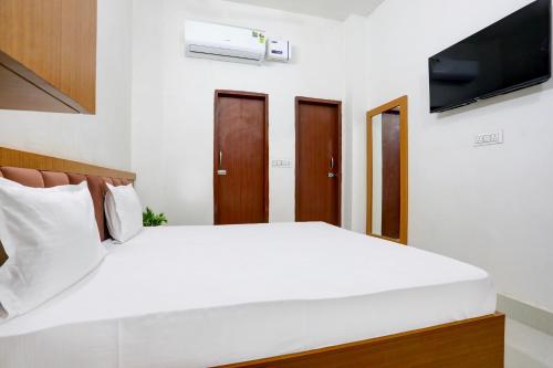 Gallery image of SPOT ON MONGA HOTEL & paradise in Hanumāngarh