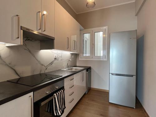 Piraeus Pearl - Seaview Elegance