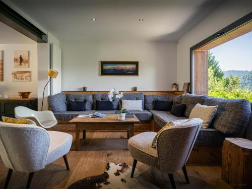 Χώρος καθιστικού στο Chalet La Frasse - OVO Network