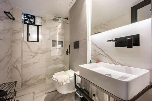 Well Designed 1BR in Prime Kolonaki