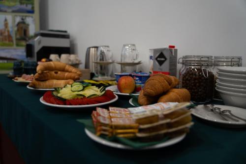Makanan di atau berdekatan hotel