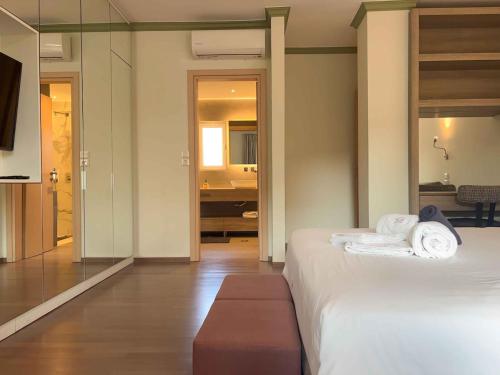 Luxurious & Spacious Flat in Glyfada Center