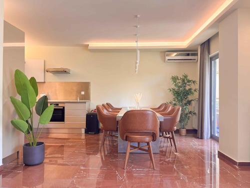 Luxurious & Spacious Flat in Glyfada Center