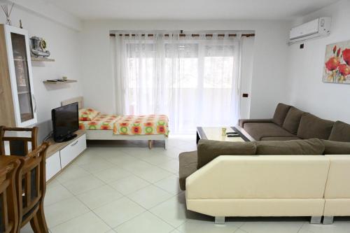 Imagen de la galería de Apartments near Seaside - Shengjin, en Shëngjin