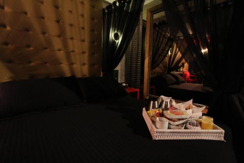 Mad på timebasishotellet eller i nærheden